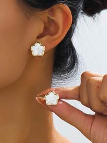 5 paia di orecchini a bottone con decorazione a quadrifoglio di lusso, set di gioielli per orecchini eleganti e versatili alla moda per le donne