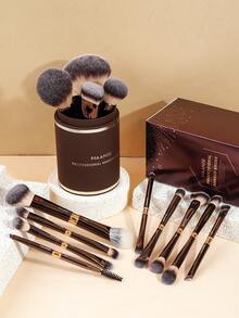 MAANGE 6/8/13件套专业双头化妆刷套装,包含斜角粉底刷、轮廓刷、腮红刷、散粉刷、眼影刷、遮瑕刷、高光刷、晕染刷和化妆海绵。刷毛柔软,便于携带,是送给女性和女孩的理想礼物。全套化妆刷套装,精美化妆礼盒。 - 咖啡棕 - 查看 5