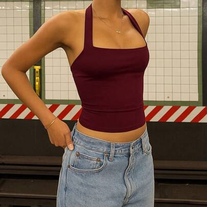 Top cropped halter levemente franzido na lateral com amarração frente dupla - Elegância e conforto