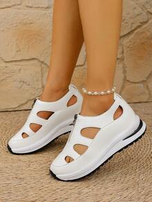 Chaussures confortables, sandales compensées de grande taille style européen et américain pour femmes, chaussures à plateforme sexy et polyvalentes à bout fermé, aérées et antidérapantes, chaussures compensées perforées à semelle épaisse