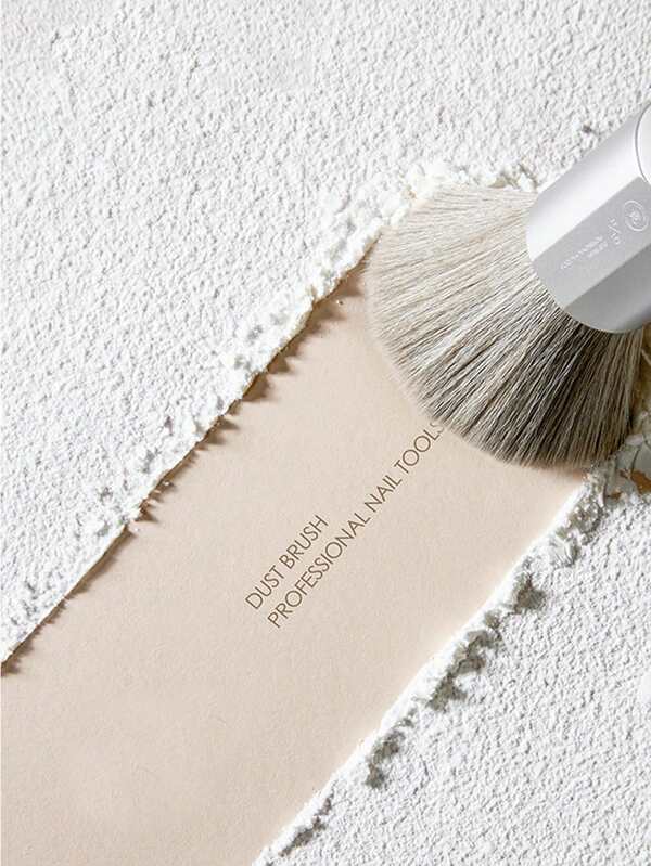 1 peça de pincel de limpeza para pó de unha em formato japonês com cabo de metal prateado fosco, cerdas macias, pincel de maquiagem para blush e pó, cabeça redonda profissional, base, pó solto, cerdas sintéticas ultramacias