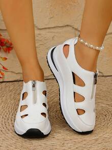 Chaussures confortables, sandales compensées de grande taille style européen et américain pour femmes, chaussures à plateforme sexy et polyvalentes à bout fermé, aérées et antidérapantes, chaussures compensées perforées à semelle épaisse