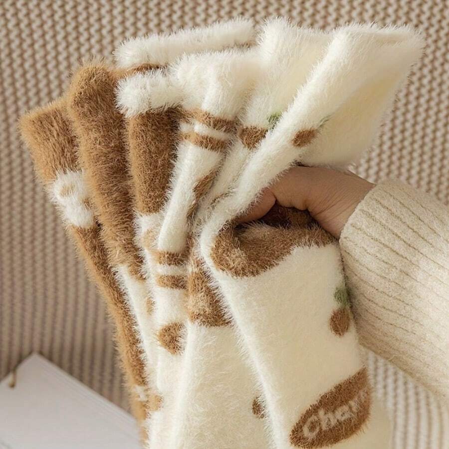 5双装女士中筒袜 - 加厚保暖内衬，冬季保暖，可爱小熊樱桃图案，咖啡棕色舒适家居服长袜，仿毛皮饰边，仅限手洗，蓬松柔软，图案迷人（1/3/5双装） - 彩色 - 查看 1