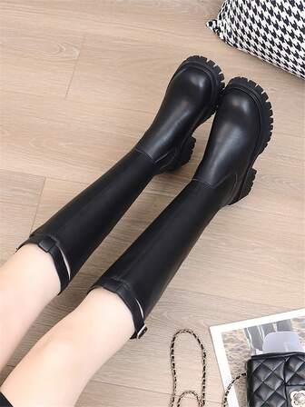 Svarta knähöga ridstövlar för kvinnor, platta tjock sula, smal passform, spänne, överknee-stövlar, stövlar, plusstorlek 43