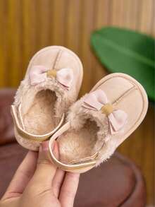 0-1 岁婴幼儿女童鞋，室内家居魔术贴蝴蝶结休闲软底可爱毛绒婴儿女童拖鞋，秋冬