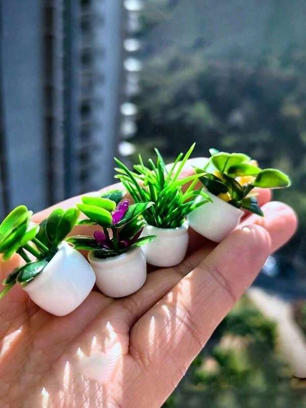4/2PCS Mini Artificial Potted Plant,Artificial Mini Succulent Plants, Realistic Simulation Of Bonsai And Floral Greenery, Durable Resin Square Pot, Mini Garden, Versatile Ornament For Universal Holiday Decorations,Suitable For Dollhouse Decoration, Christmas Birthday Present, DIY Handicrafts, For Home Living Room, Desktop Center, Windowsill, Office Decor, Wedding Party Decoration 1pc