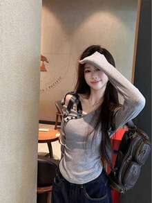 新款女式露肩灰色打底衫，甜美性感蝴蝶结露肩休闲上衣，初秋