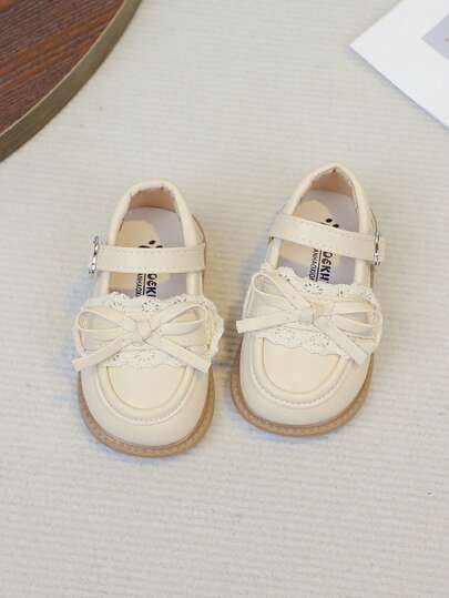 1 Pair Cute Beige Bow Infant Shoes, Soft Toddler Prewalker Shoes, Lace Decor English Style Baby Girl Shoes, Breathable Casual Princess Shoes, Outdoor Running Play Beige Leather Shoes For 1-5 Years Old Girls, Suitable For Home, Park, Social Occasions And More