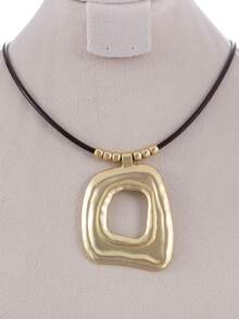 1PC Retro Simple Elegant Luxury Bohemian Matte Gold Asymmetric Geometric Hollow Square Pendant Necklace With Metal Chain, Perfect For Women's Daily Wear And Beach Styling Halloween Christmas Mother's Day Gift