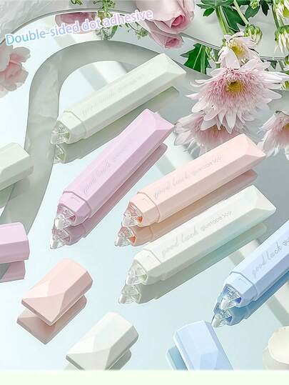 4 piezas de cinta adhesiva de doble cara (con una longitud de 196,8 pulgadas y un ancho de 0,24 pulgadas), cinta adhesiva de rodillo de bolígrafo, cinta adhesiva de puntos, adecuada para álbumes de recortes, notas adhesivas, collages, álbumes de fotos, libros de pegatinas, cuadernos, diarios, manualidades DIY, papelería escolar y suministros de oficina, sin residuos y de secado rápido, papelería de vuelta a la escuela y decoraciones navideñas