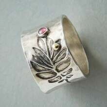 1 IBoho Retro Style Silver Carved Wide Ring With Pink Zirconia Inlay, Perfect For Daily Wear And Parties