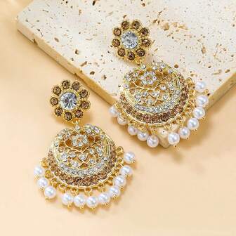 1 Pair Hollow Out Vintage Palace Style Faux Pearl Earrings