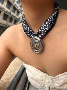 1pc Fashionable Polka Dot Scarf Style Natural Tiger's Eye Glass Beaded Stainless Steel Heart Pendant Necklace, Women Jewelry