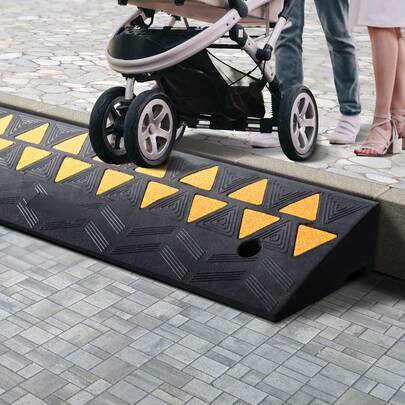 Rampa de bordillo de goma   de 3.7 in de altura, rampa de bordillo de acera, 10.0 in de ancho, 39.4 in de longitud, rampa de entrada para bordillo, rampa de goma resistente de 15T para carretillas elevadoras, camiones, autobuses, coches, sillas de ruedas, bicicletas