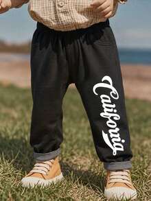 Baby Boy's Daily Casual Fashion Simple Street All-Match Classic Retro Style California Place Name Letter Print Black Jeans Spring, Summer, Autumn And Winter Style, Suitable For Outdoor Vacations, Back-To-School Commuting, And Social Gatherings