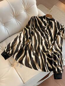 女士长袖斑马纹衬衫，秋季休闲款，小V领长袖上衣，适合日常休闲穿着和旅行度假。 - 斑馬紋 - 查看 2