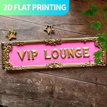 2D Flat, 1pc Retro VIP LOUNGE Metal Wall Sign - Golden Lettering On Pink Background With Ornate Frame, 15.7x3.9 Inch Vintage Aluminum Plaque, Pre-Drilled For Easy Hanging - Home, Farmhouse, For Man Cave, Bar Decor - Unique Gift For Housewarming & Special Events, 2D Flat - 彩色 - 查看 1