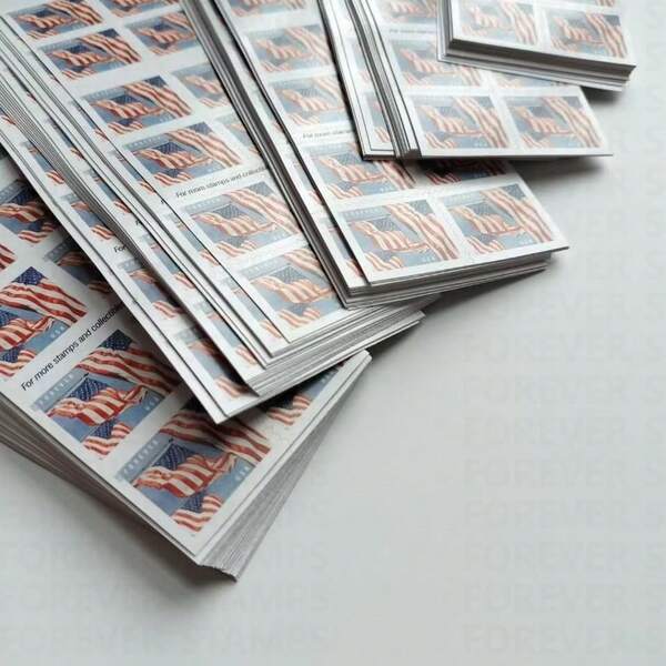 U.S Forever Stamps 2022 - 5 Booklets Of 20 (100 Stamps Total) Postage Stamps. Use For Mailing Gifts, Letters, Holiday Invitations, And Party Invitations,Mailing Gifts, Care Packages, Personal Mail, Everyday Mailing, Correspondence, Office Use, Business Mail, Invoices, Bills, Official Documents, Holiday Mailing, Christmas Cards, Wedding Invitations, Birthday Cards, Party Invitations,Bulk Postage, Easy To Use, Self-Adhesive, Forever Valid, Official Postage