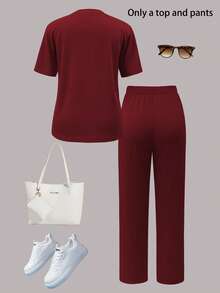 Bộ đồ nữ gồm áo tay ngắn cổ tròn màu trơn và quần ống rộng cạp chun có túi, chất liệu polyester nhẹ, không xuyên thấu, thích hợp cho mùa xuân/hè/thu. - Màu Đỏ Sâu - Xem 4