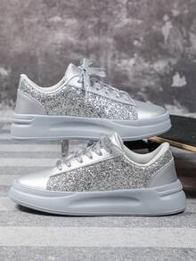 Baskets décontractées minimalistes à la mode et confortables en argent, chaussures de marche élégantes et brillantes pour femmes, chaussures cadeaux de vacances pour femmes