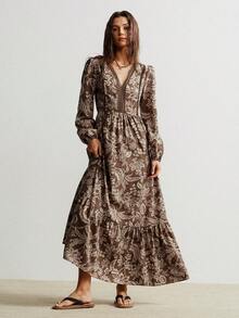 Rusttydustty 波西米亚风镂空蕾丝V领休闲长袖经典棕色连衣裙，适合海滩装扮、音乐节、热带度假、新年、情人节等场合。