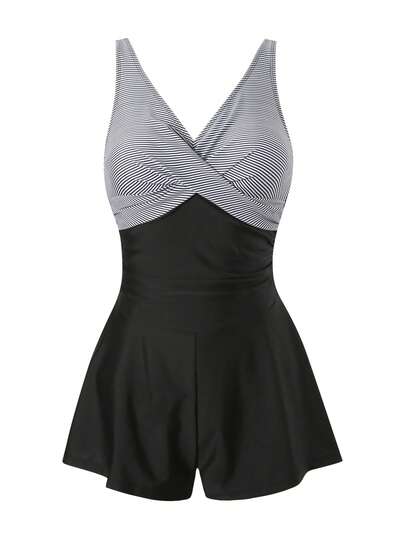 Costume da bagno intero classico e chic a quadri - scollo a V con spalline regolabili e gonna a-line | Abbigliamento da spiaggia retrò in bianco e nero