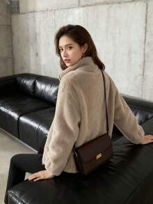 Women's Faux Shearling Fleece Jacket - Full Zip, Soft Warm & Cozy With Functional Pockets | Fall Winter Casual Everyday Wear. Made Of Soft, Faux Fur Fabric With A Drawstring Stand Collar, This Solid-Color Jacket Balances A Sweet, Cool, And Warm Look With An Eye-Catching Yet Understated Style, Making It A Sophisticated Piece To Brighten Up Your Fall And Winter Outfits. Suitable For Everyday Outings, Coffee Shop Visits, And Casual Commutes, It's Comfortable For Both Indoor And Outdoor Wear. - 卡其色 - 查看 5