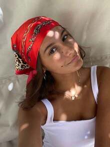 1pc Minimalist Printed Satin Square Scarf, New Spring Fashion Headscarf Women, Can Be Used As Waistband, Bag Decoration, Ribbon, Headband Or Scarf, Choice To Enhance Your Overall Look - 紅色 - 查看 2