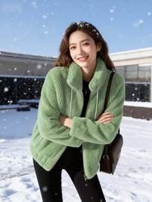 Women's Faux Shearling Fleece Jacket - Full Zip, Soft Warm & Cozy With Functional Pockets | Fall Winter Casual Everyday Wear. Made Of Soft, Faux Fur Fabric With A Drawstring Stand Collar, This Solid-Color Jacket Balances A Sweet, Cool, And Warm Look With An Eye-Catching Yet Understated Style, Making It A Sophisticated Piece To Brighten Up Your Fall And Winter Outfits. Suitable For Everyday Outings, Coffee Shop Visits, And Casual Commutes, It's Comfortable For Both Indoor And Outdoor Wear. - 綠色 - 查看 4