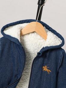 男童休闲柔软牛仔夹克，带保暖内衬、刺绣小马标志和帽子