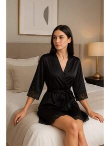 Women's Short Satin Robe With Lace – Elegance And Comfort - màu đen - Xem 3