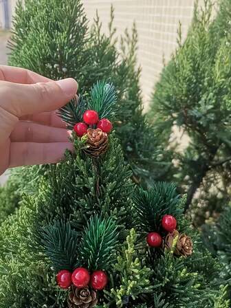 6pcs Christmas Decor - Realistic Pine Cones & Red Berries Branches, Lifelike Evergreen Christmas Tree Decorations, Holiday Home Decor, Cozy Winter Dining Table Centerpiece, RV Interior Accessories