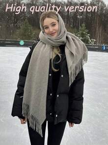 Cachecol feminino elegante e macio com franjas, em cores sólidas (1 peça, 2 peças ou 4 peças), à prova de vento e quente, estilo universitário, ideal para a transição entre estações, uso diário ou como presente para casais, pais e amigos. Disponível em duas opções: regular e grosso. - A - Ver 19