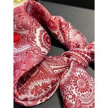 1pc Paisley Floral Print Square Scarf, Women New Versatile Bandana, Neck Tie, Hair Accessory, Fashion Silk Feeling Scarf