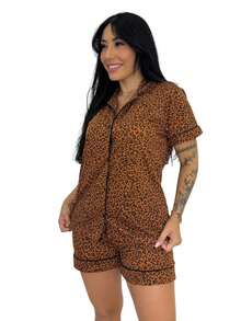 Pijama Americano Manga Curta com Gola e Short Estampado