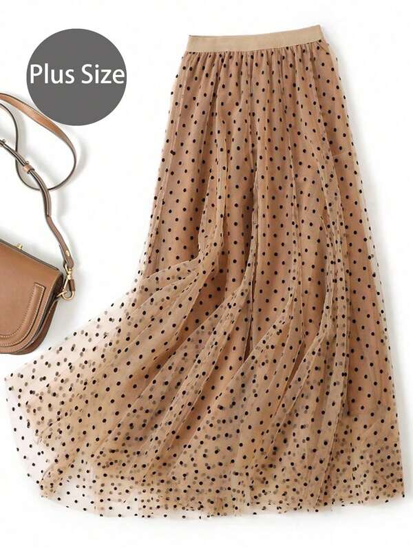 تنورة طويلة من الشبك المنقط المخملي بمقاس كبير