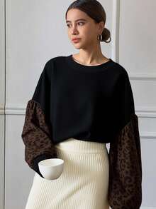 Livesso 女式圆领落肩宽松豹纹拼布运动衫，秋冬 - 卡其色 - 查看 3