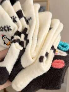 4双中筒卡通袜：秋冬季卡通企鹅主题保暖袜，圣诞礼物 - 多色1 - 查看 6