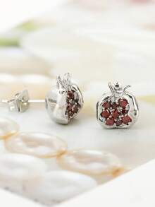A Pair Of Fashionable Pomegranate-Themed Earrings With Micro-Inlaid Red Zirconia For Women, Exquisite And Versatile For Any Occasion, Available In Multiple Styles To Choose From, Can Be Given As A Gift To Friends.