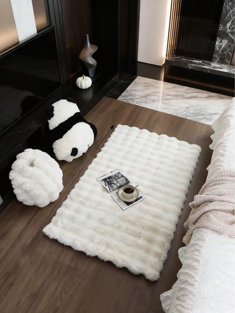 1 Stück seidiger Plüschteppich, flauschiger weicher weißer Shag-Läufer, hervorragendes Dekorationsstück, aus Polarfleece gefertigt - weich, glatt, bequem, leicht zu reinigen, warm, niedlich - ideal für Flur, Küche, Waschraum, Bad, Studentenwohnheim, Sofa, Schlafzimmer, Wohnzimmer, Waschtisch, Stuhl, Teppich, modischer Teppich