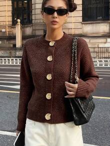 Einfarbiger gerippter Knopf-Glanzgarn-Muschelknopf-Cardigan, Partytragen