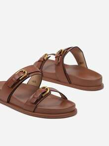 Chanclas con hebillas y correas decorativas - Camel - Ver 6
