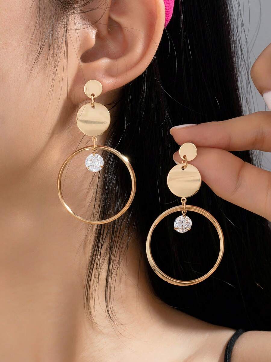 1 Pair Fashionable Golden Metal Hoop Earrings With Zirconia Stones
