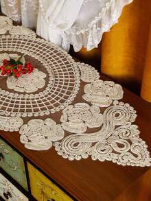 1 Stück Spitze bestickte Rose Blume Tischläufer, Vintage Polyester bestickte Kordel Tischläufer, staub- und hitzebeständig, geeignet für Couchtisch, Esstisch, Kommode, TV-Ständer, Heimdekoration und Hochzeit/Party/Feiertage