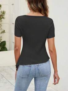 Camiseta cropped feminina elegante com decote quadrado assimétrico, manga curta, detalhes de design, cintura com cordão, ideal para primavera/verão (preta). - Preto - Ver 2