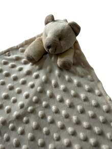 Naninha Com Porta Chupeta Soft Plush Antialérgico Extra Macio 28x28 cm 100% Algodão - urso bolha palha com bege - Visão 4