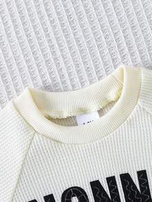 Baby Boy Waffle Knit "Grandma Loves Me" Letter Print Jumpsuit & Hat 2-Piece Set - Beige - View 3