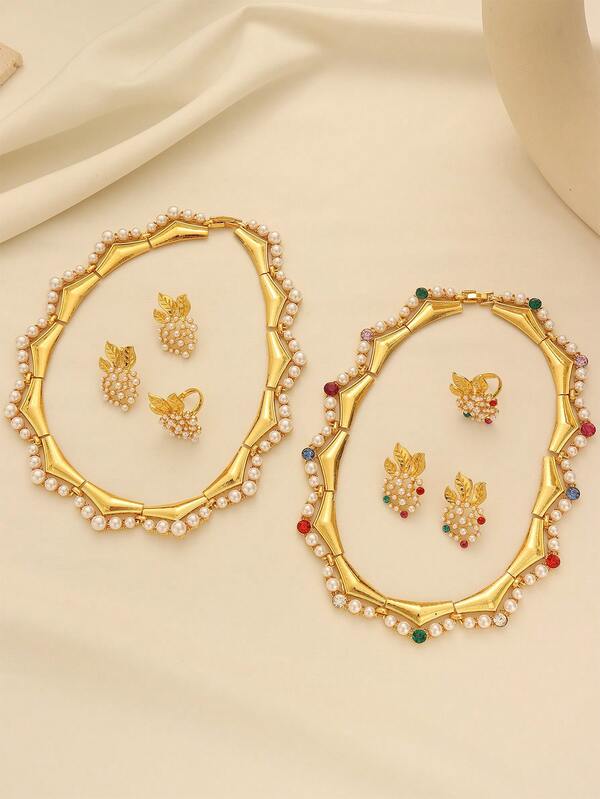 1 Set de joyería de collar, anillo y aretes con hoja de aleación de cobre chapada en oro, con rhinestones y perlas falsas. Adecuado para uso diario de mujeres y como regalo para ocasiones festivas