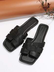 Nouvelles sandales plates ouvertes à bout ouvert et ajourées pour femmes grandes tailles. Sandales confortables minimalistes à bout carré, mode décontractée pour la plage et les vacances d'été - Noir - Voir 4