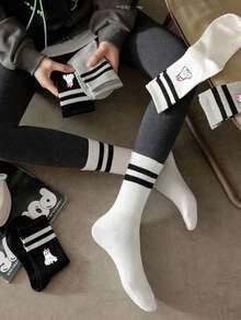 1 Par de Meias Médias Femininas Fofas com Laço e Estampa de Fantasma, Meias Brancas de Camada Dupla, Meias Longas Folgadas, Meias Listradas Pretas e Brancas, Meias Casuais Macias, Confortáveis e Respiráveis, Adequadas para Uso Diário, Festa de Halloween, Baile, Casa